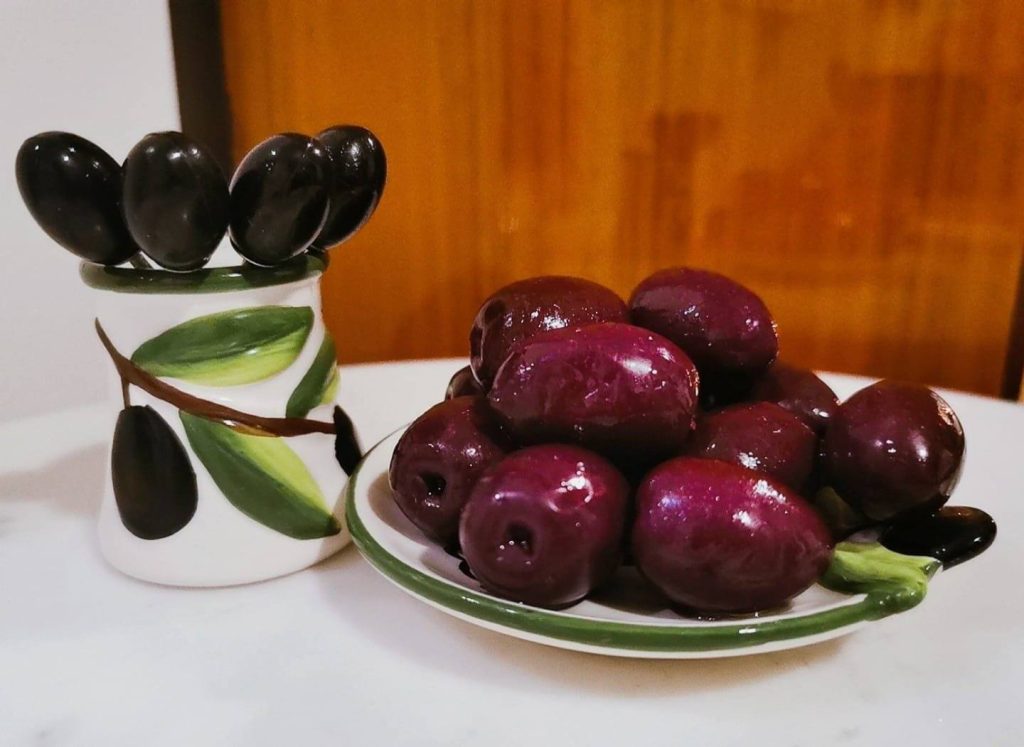 aceitunas en la noche muestra