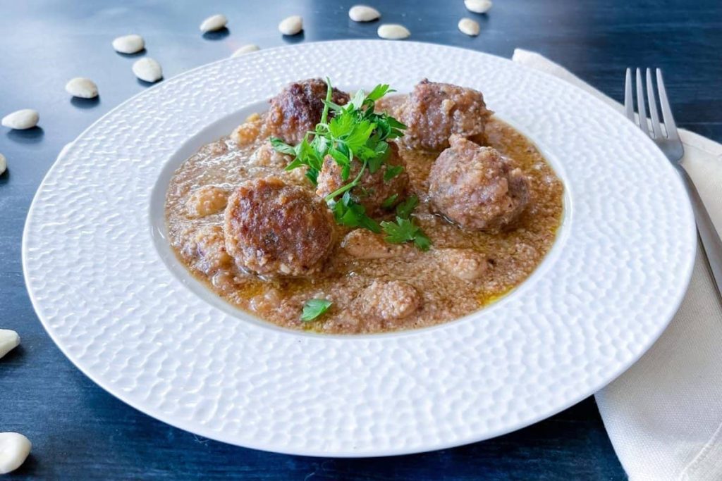 albondigas de pollo en salsa de almendra 3