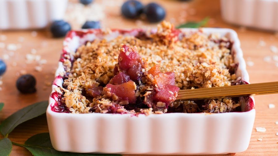 crumble de manzana y arandanos receta edited