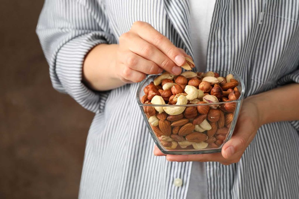 cuantos frutos secos comer al dia min