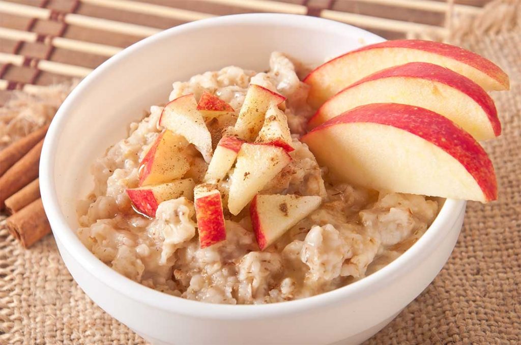 desayunos con avena y manzana