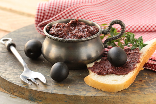 hummus de aceituna negra 1