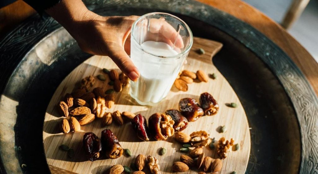 leche de almendras es buena para el higado peru CAMPO
