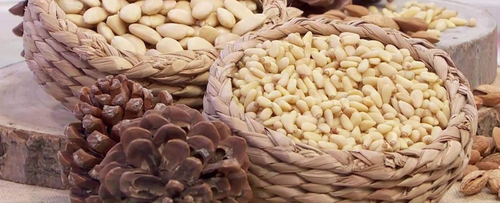 los pinones se comen crudos 2 min