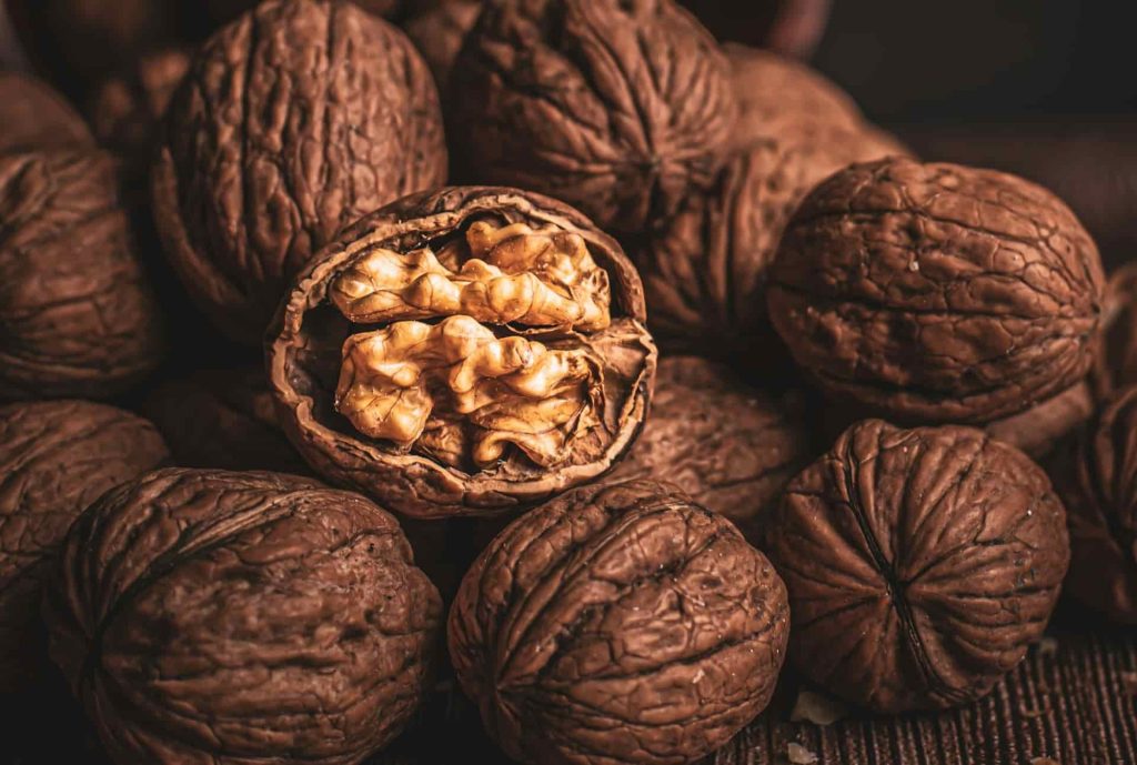 usos de la cascara de nuez lima