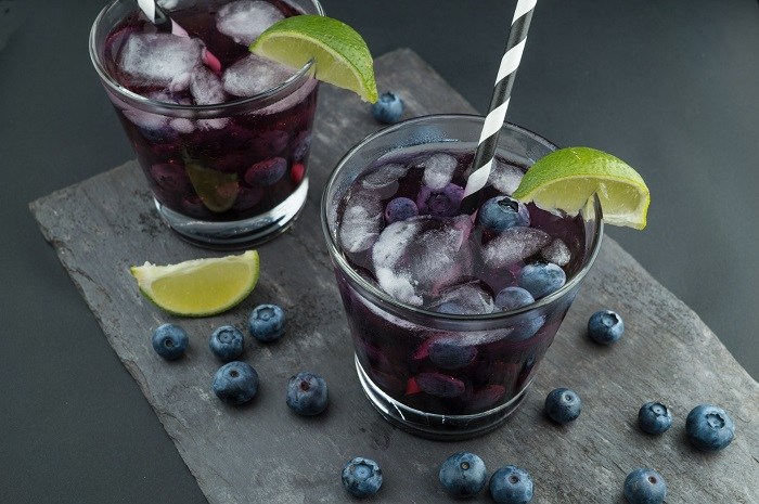 agua de arandanos con limon 3 compressed