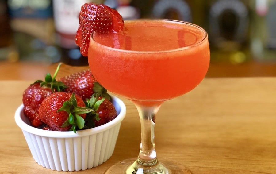 coctel de fresa con pisco campo grande peru lima y provincias