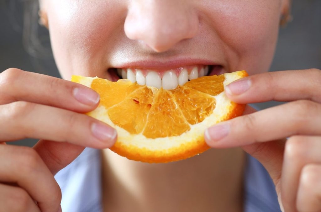 es malo comer naranja de noche 2