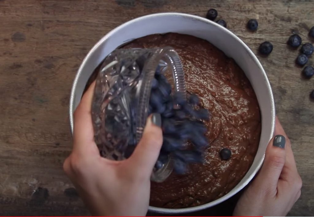 torta de arandanos y chocolate
