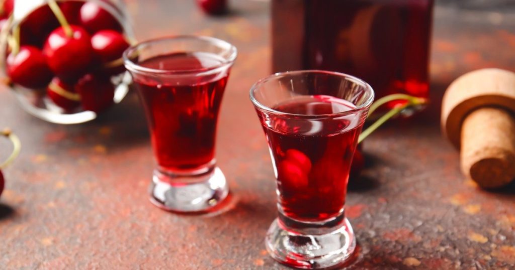 vodka de cerezas 3 compressed