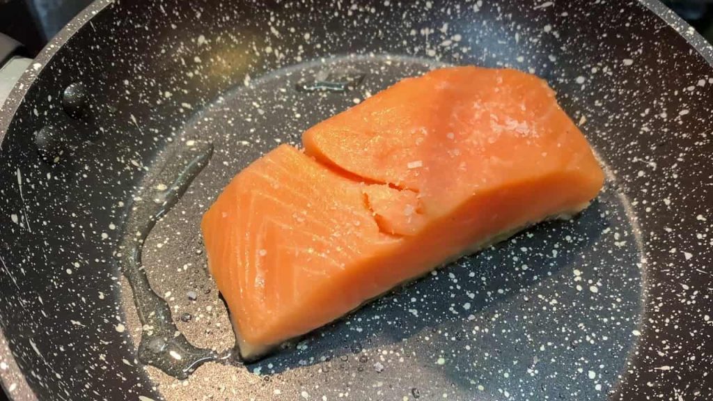 salmon con copos de avena min 1