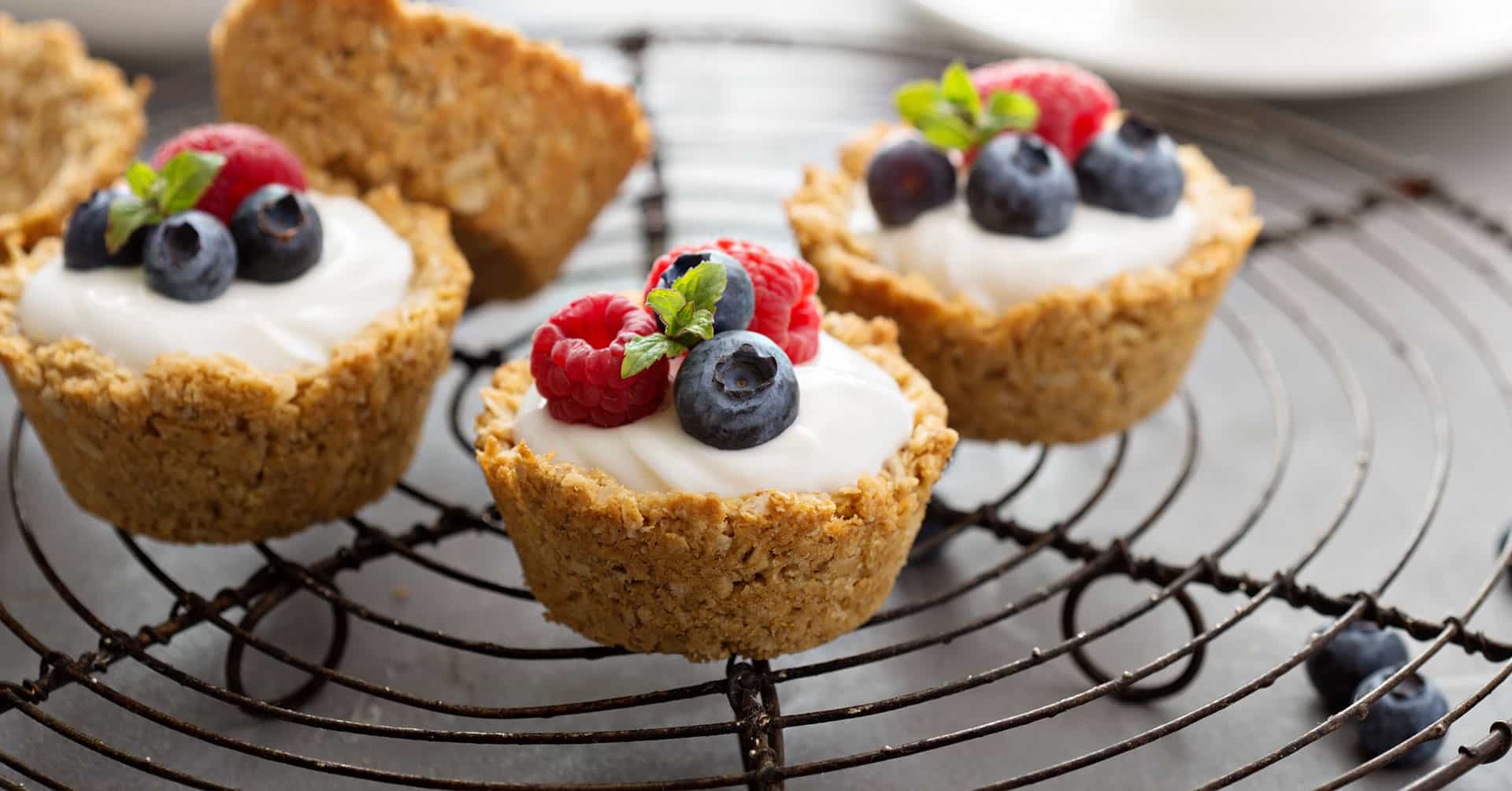 tartaletas de granola de avena y yogur min