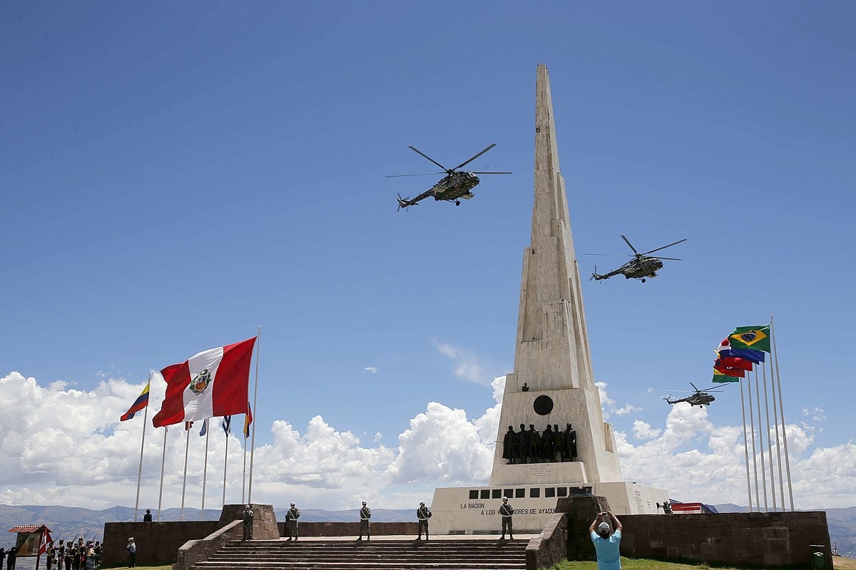obelisco de quinua campo grande peru lima y provincias