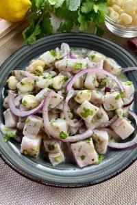 ceviche de corvina e ingredientes