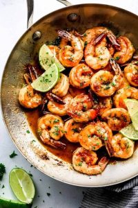 platos con camarones