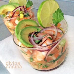 platos de ceviche con langostinos